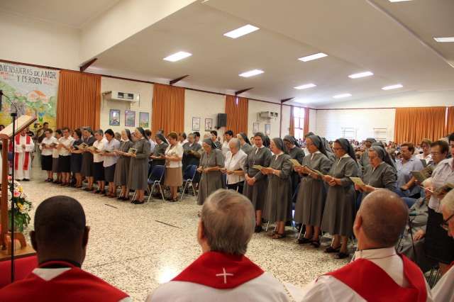 “Todo a mayor gloria de Cristo Crucificado” - 2, Foto 2