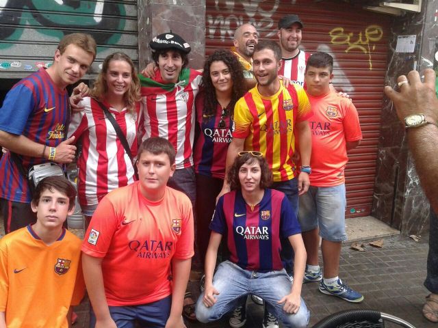 Casi 30 peñistas y aficionados viajan a Barcelona al partido FC Barcelona - Ath. Bilbao