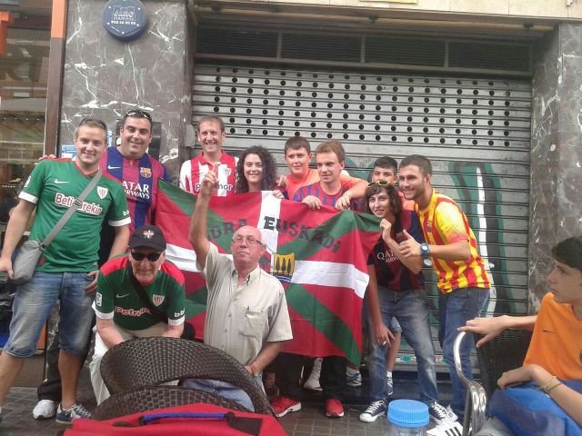Casi 30 peñistas y aficionados viajan a Barcelona al partido FC Barcelona - Ath. Bilbao - 4, Foto 4