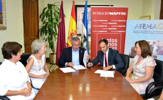 El Ayuntamiento de Águilas y la Fundación Mapfre firman un convenio para la integración laboral de jóvenes con enfermedad mental - 2, Foto 2