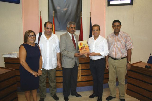 El ministro de Salud Pública de la República Árabe Saharaui visita al alcalde - 4, Foto 4