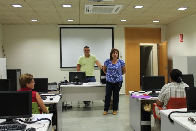 La Concejala de Mujer comienza su actividad formativa para los ltimos meses del año, Foto 3