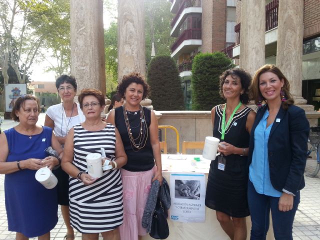 El Ayuntamiento destaca el trabajo desarrollado por parte de la asociación Alzheimer Lorca - 1, Foto 1