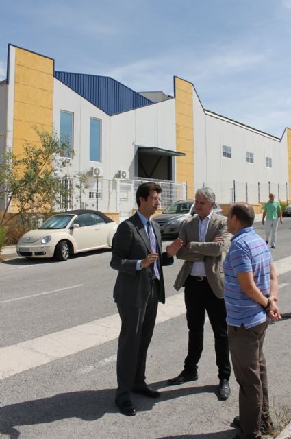 Juan Carlos Ruiz visita el polígono industrial de Albudeite - 2, Foto 2