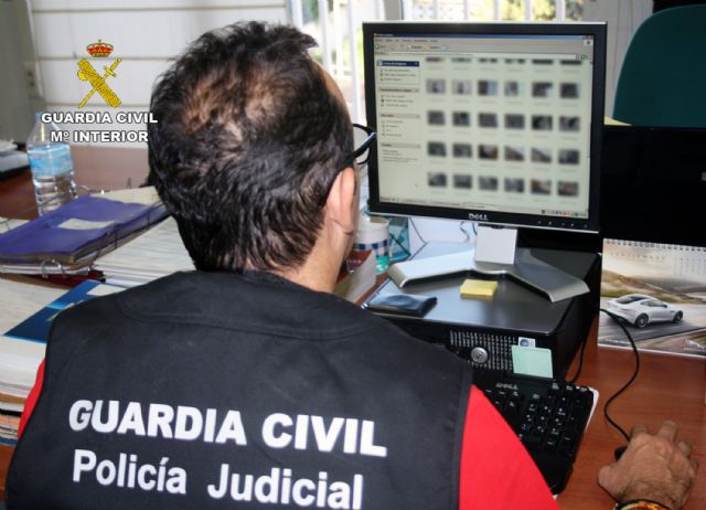 La Guardia Civil detiene a un vecino de San Pedro del Pinatar por tenencia y distribución de pornografía infantil a través de internet - 1, Foto 1