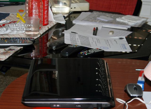 La Guardia Civil detiene a un vecino de San Pedro del Pinatar por tenencia y distribución de pornografía infantil a través de internet - 4, Foto 4