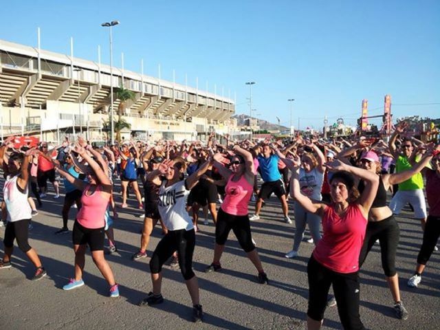 Zumba y baloncesto en la batalla solidaria por las personas con discapacidad intelectual - 2, Foto 2