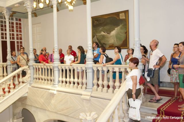 Un grupo folclórico de Lanzarote hace turismo por la ciudad - 3, Foto 3