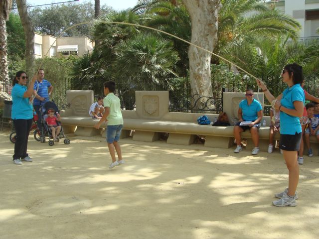 Los Juegos Populares y Tradicionales reúnen a 40 niños y 9 adultos - 1, Foto 1