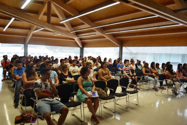 Los estudiantes de la UPCT han iniciado esta mañana un curso con más docencia en inglés - 2, Foto 2