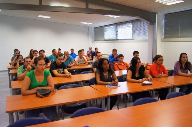 Unas cuarenta personas participan en dos cursos gratuitos, Foto 4