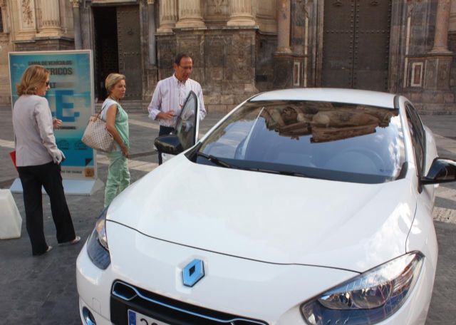 El Alcalde se desplazará en un vehículo eléctrico en sus rutas urbanas - 1, Foto 1