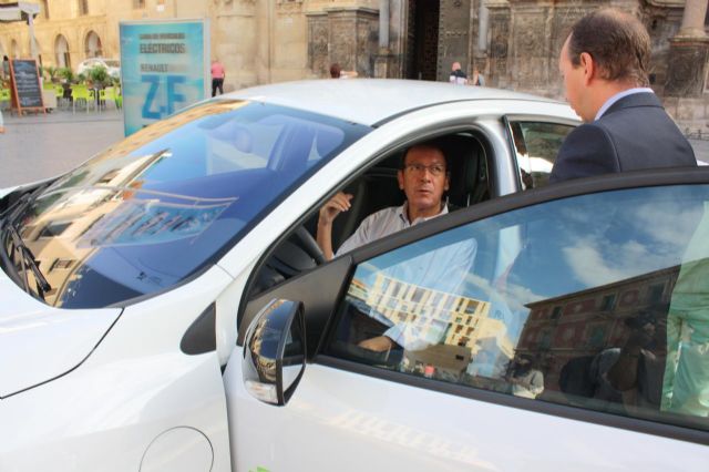 El Alcalde se desplazará en un vehículo eléctrico en sus rutas urbanas - 2, Foto 2