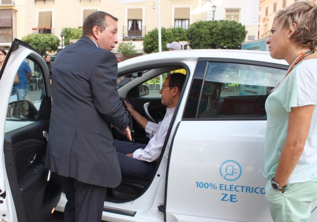 El Alcalde se desplazará en un vehículo eléctrico en sus rutas urbanas - 3, Foto 3