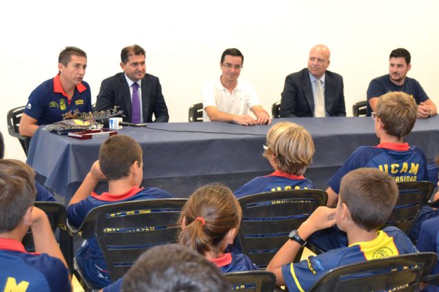 El deportista David Cal visita a los palistas del UCAM AD Pinatarense - 2, Foto 2