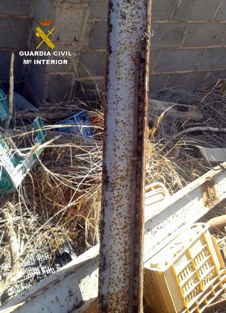La Guardia Civil detiene a tres personas por un delito continuado de robo de material metálico valorado en seis mil euros - 2, Foto 2