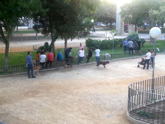 UPyD Murcia propone la creación de un parque canino en el jardín de El Malecón - 1, Foto 1
