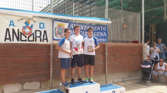 Nadadores de todas las edades tomaron el puerto el domingo - 1, Foto 1