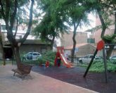 Los socialistas de Puente Tocinos denuncian la caída de dos grandes ramas sobre un parque infantil