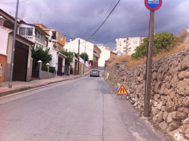 Presentan una moción para que se amplíe la calle cuesta de los molinos, ante el problema que representa para el tráfico - 1, Foto 1