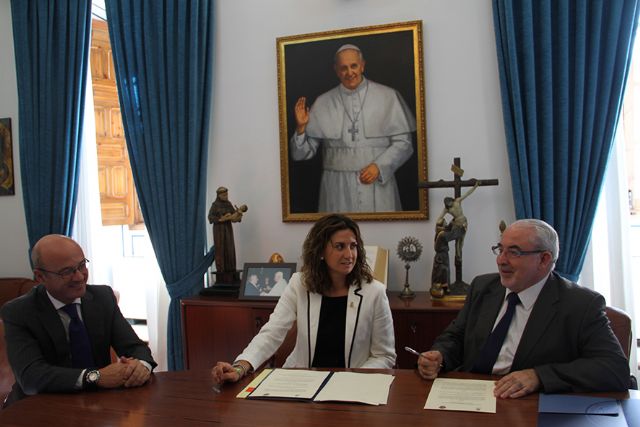 La UCAM y el ayuntamiento de Archena firman un convenio para mejorar el desarrollo económico y social del municipio - 1, Foto 1