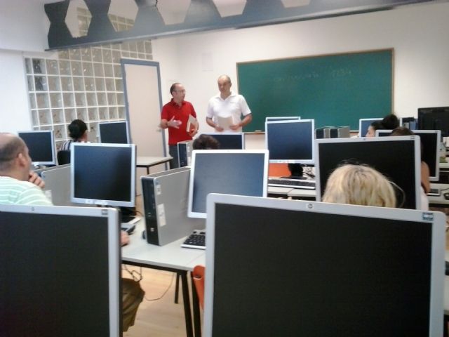 Taller de informática dirigido a desempleados del municipio - 1, Foto 1