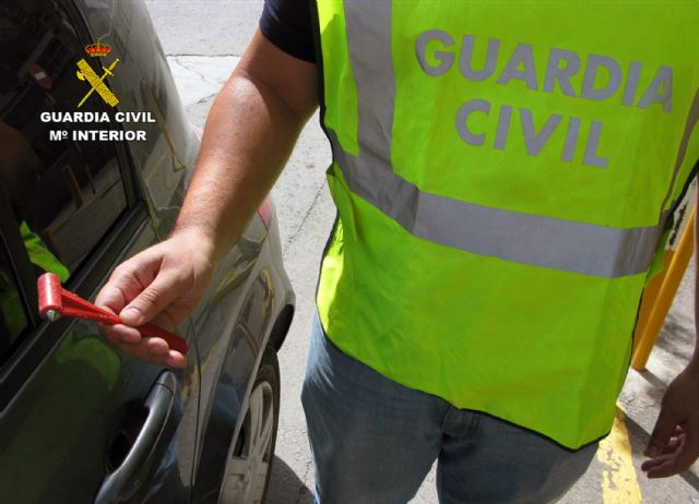 La Guardia Civil detiene a dos menores por la comisión de una treintena de robos en vehículos - 3, Foto 3