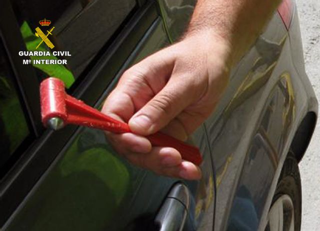La Guardia Civil detiene a dos menores por la comisión de una treintena de robos en vehículos - 4, Foto 4
