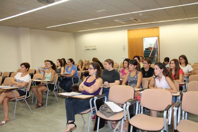 La Concejalía de Mujer pone en marcha un nuevo curso formativo, 'Inglés Empresarial para Mujeres', Foto 1