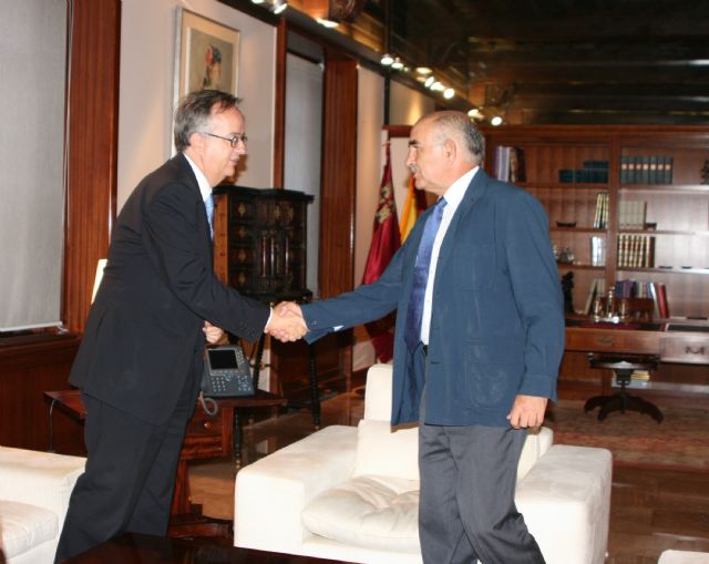 El presidente de la Comunidad recibe al presidente d el Grupo Barceló - 1, Foto 1