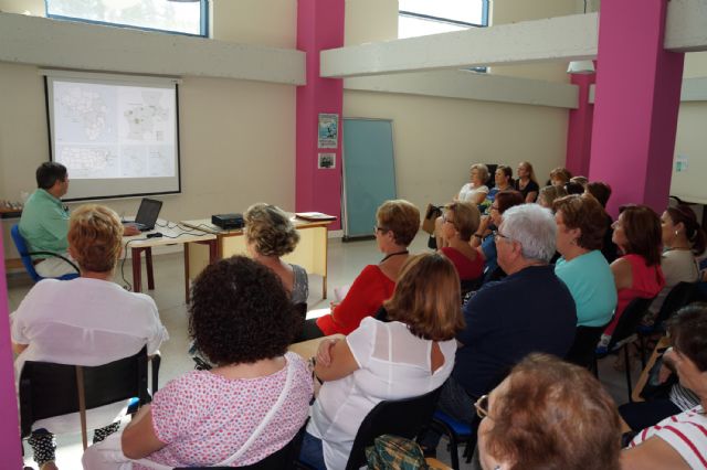 La asociación de mujeres Isabel González torreña se informa sobre el Ébola - 4, Foto 4
