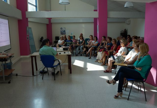 La asociación de mujeres Isabel González torreña se informa sobre el Ébola - 5, Foto 5