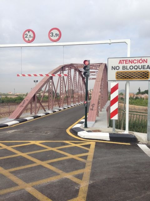 La Consejería de Fomento abre al tráfico el puente de Alquerías sobre el río Segura tras las obras de conservación y reparación - 1, Foto 1