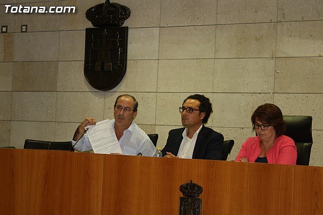 El PP se queda solo en el Pleno defendiendo a los trabajadores de CEDETO y PROINVITOSA y el funcionamiento y utilidad de sus consejos de administración, frente al PSOE e IU que votan en contra, Foto 1