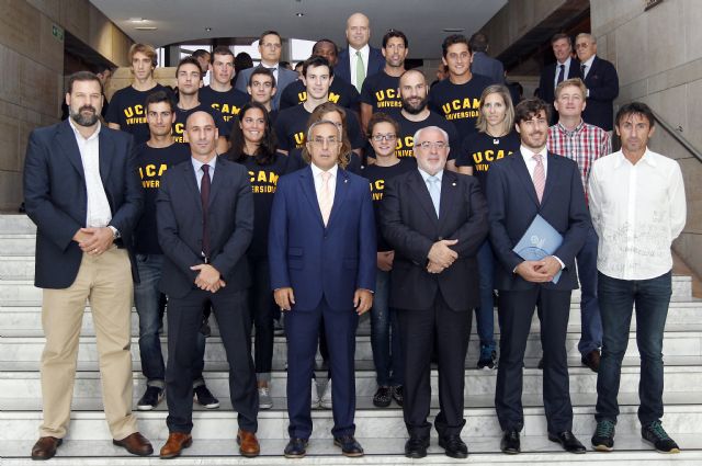 Catorce deportistas se suman al proyecto deportivo y formativo de la UCAM y el COE - 1, Foto 1