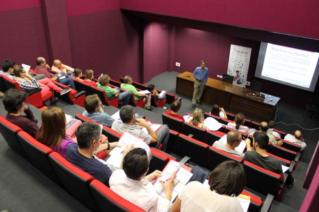 Decenas de personas emprendedoras descubren el marketing online en el taller del CECARM Crea tu negocio online con éxito - 3, Foto 3