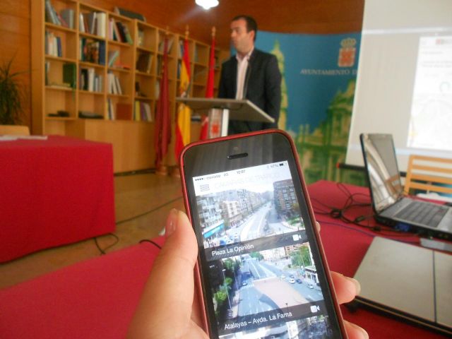 La aplicación móvil Mutrans permite crear rutas por el municipio en tranvía, autobús, bicicleta y a pie y consultar el tráfico en tiempo real - 1, Foto 1