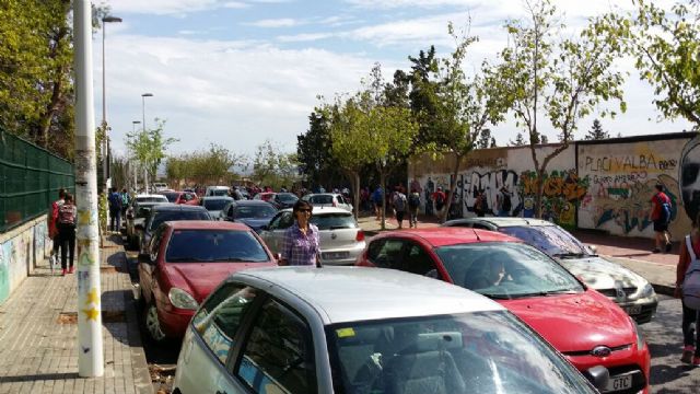 La salida del instituto del Bohío es un caos. SPCT alerta de posibles atropellos - 1, Foto 1