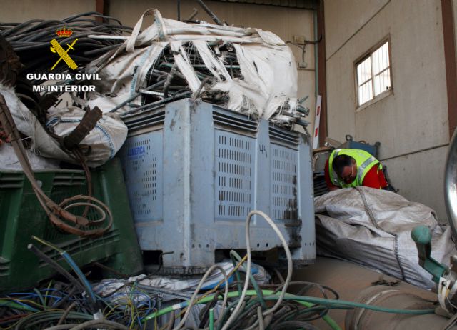 La Guardia Civil recupera en una chatarrería clandestina más de 9.000 kilos de cobre sustraído - 3, Foto 3
