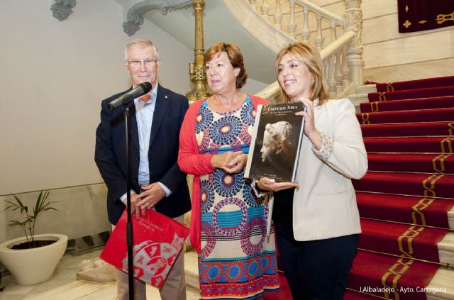 La alcaldesa da la bienvenida a los mayores de Novelda - 1, Foto 1