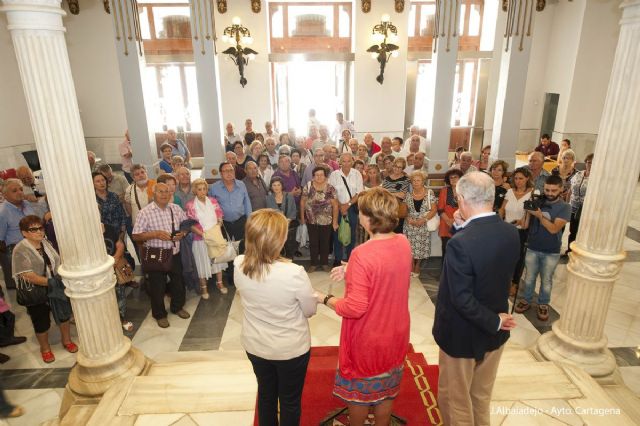 La alcaldesa da la bienvenida a los mayores de Novelda - 3, Foto 3