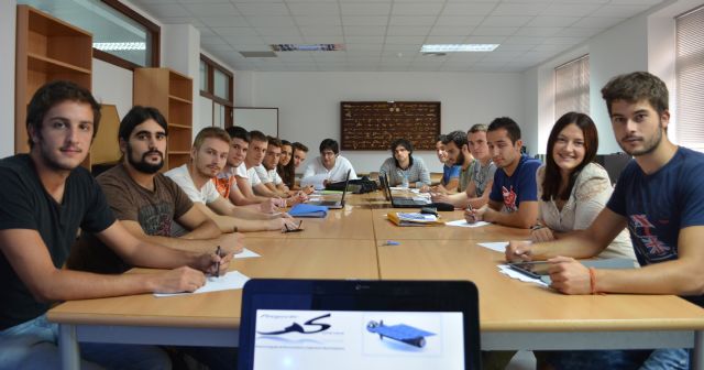 Estudiantes de la UPCT presentan su robot submarino solar en el Congreso nacional de Ingeniería Naval e Industria Marina - 1, Foto 1