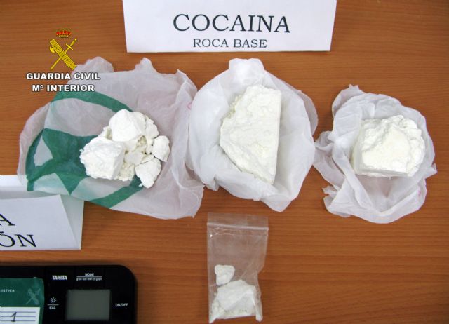La Guardia Civil desmantela dos activos puntos de menudeo de droga - 2, Foto 2