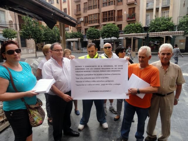 Más de 300 vecinos de El Esparragal piden al Ayuntamiento una reordenación de tráfico en la pedanía - 1, Foto 1