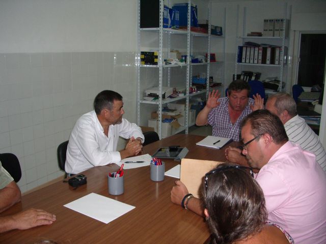 MC advierte que la Asociación de Vecinos de Los Urrutias entregará las llaves del local social a Barreiro si les cortan la luz - 1, Foto 1