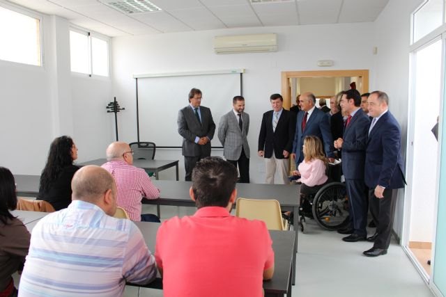 Garre reafirma el compromiso del Gobierno regional con la integración laboral estable de las personas con discapacidad - 3, Foto 3