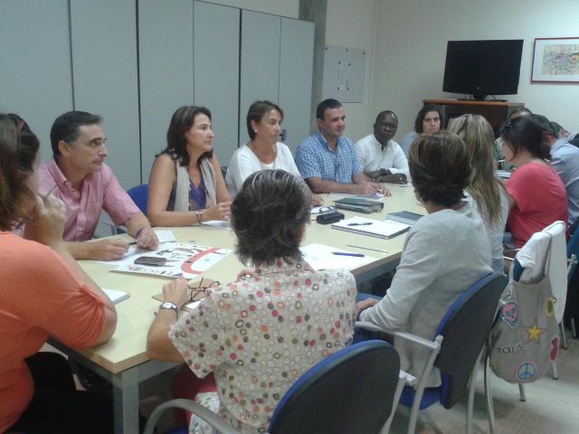 Ayuntamiento y entidades sociales preparan el curso de Una Escuela Abierta a Otras Culturas - 1, Foto 1