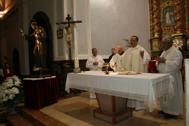 El franciscano Antonio Vidal recibe el cariño del pueblo de Cehegín - 2, Foto 2