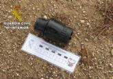 La Guardia Civil neutraliza y destruye dos artefactos explosivos hallados en el campo