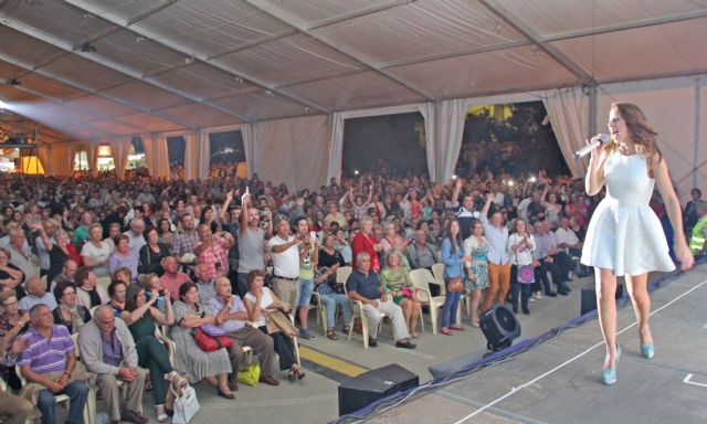 Pastora Soler deleitó con su voz a más de 4.000 personas en las Fiestas Patronales de Puerto Lumbreras - 2, Foto 2